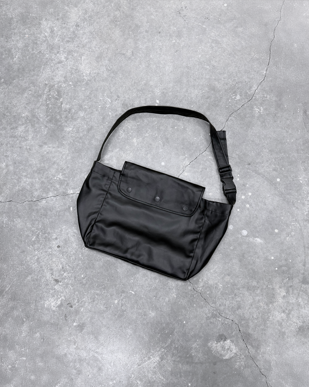 SLING BAG