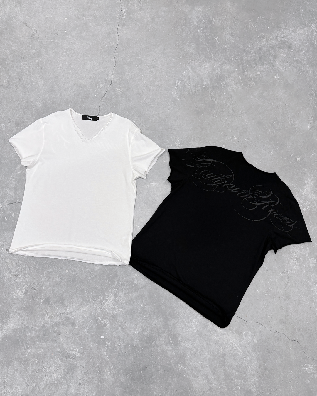HENLEY T-SHIRT