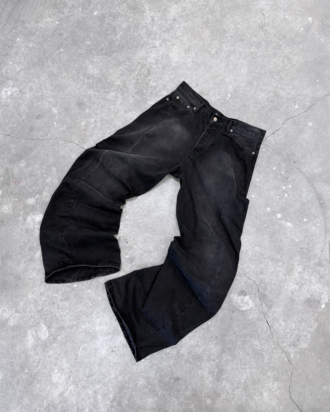 CONSTRUCTION DENIM
