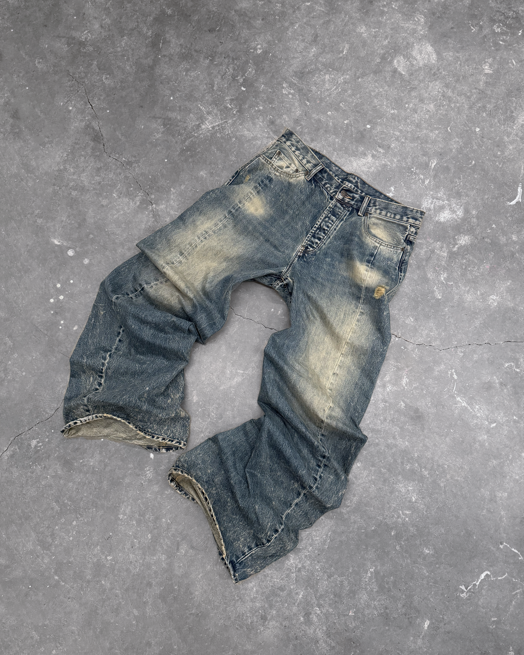 CONSTRUCTION DENIM