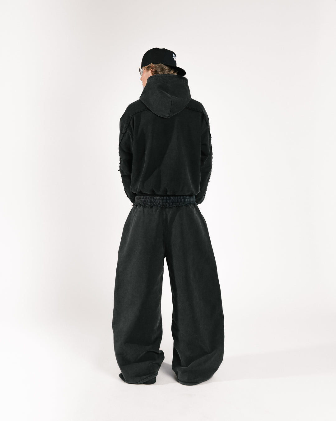 CONTRAST HOODIE