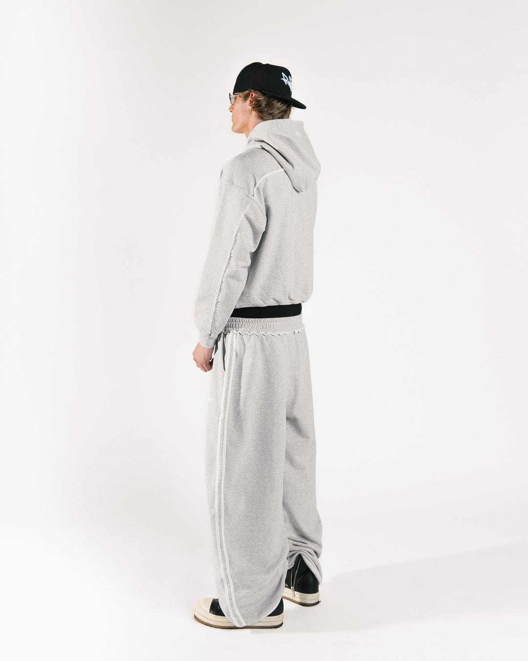 2 STRIPE JOGGERS